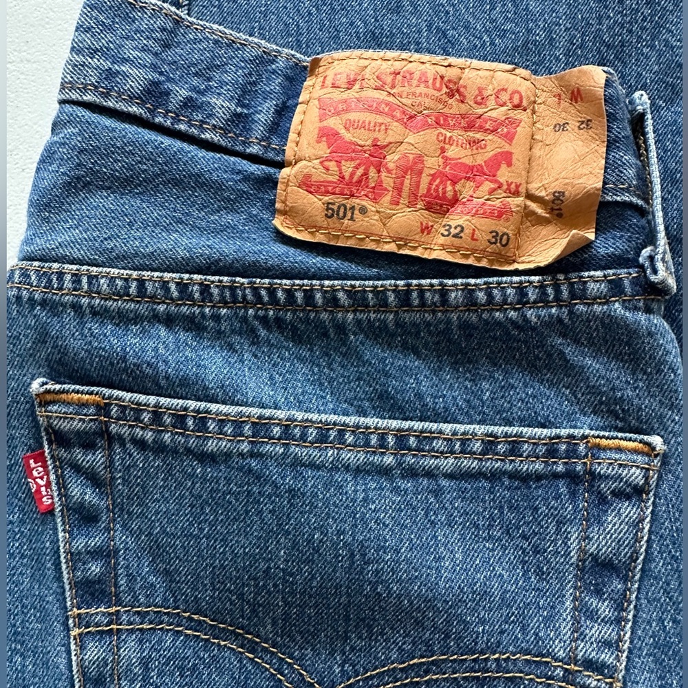 Levi’s 501 men’s jeans button fly medium washed size W32-L30 - Picture 5 of 13